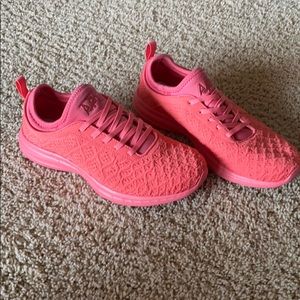 APL women’s 8 techloom phantom shoe